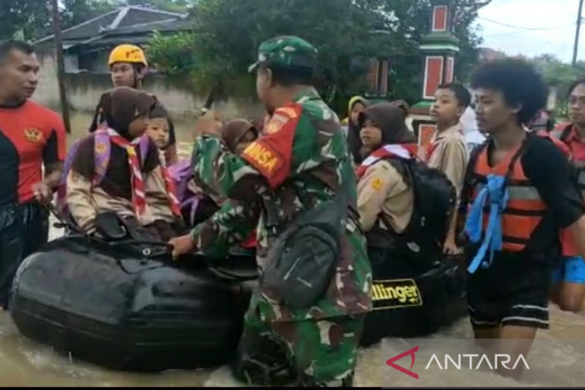 Banjir, ratusan siswa di Sragen gagal PTS