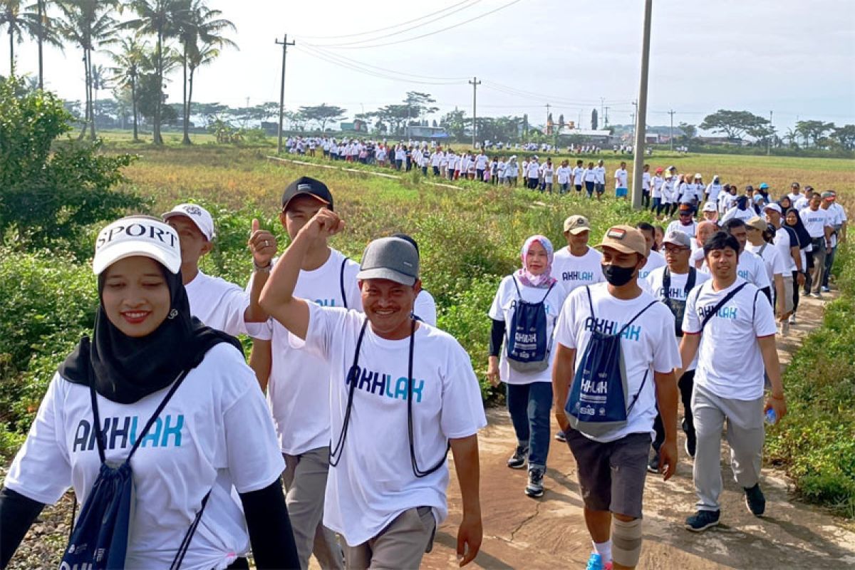 HUT Kementerian BUMN, SIG dan anak usaha ajak masyarakat jalan sehat di 14 kabupaten/kota