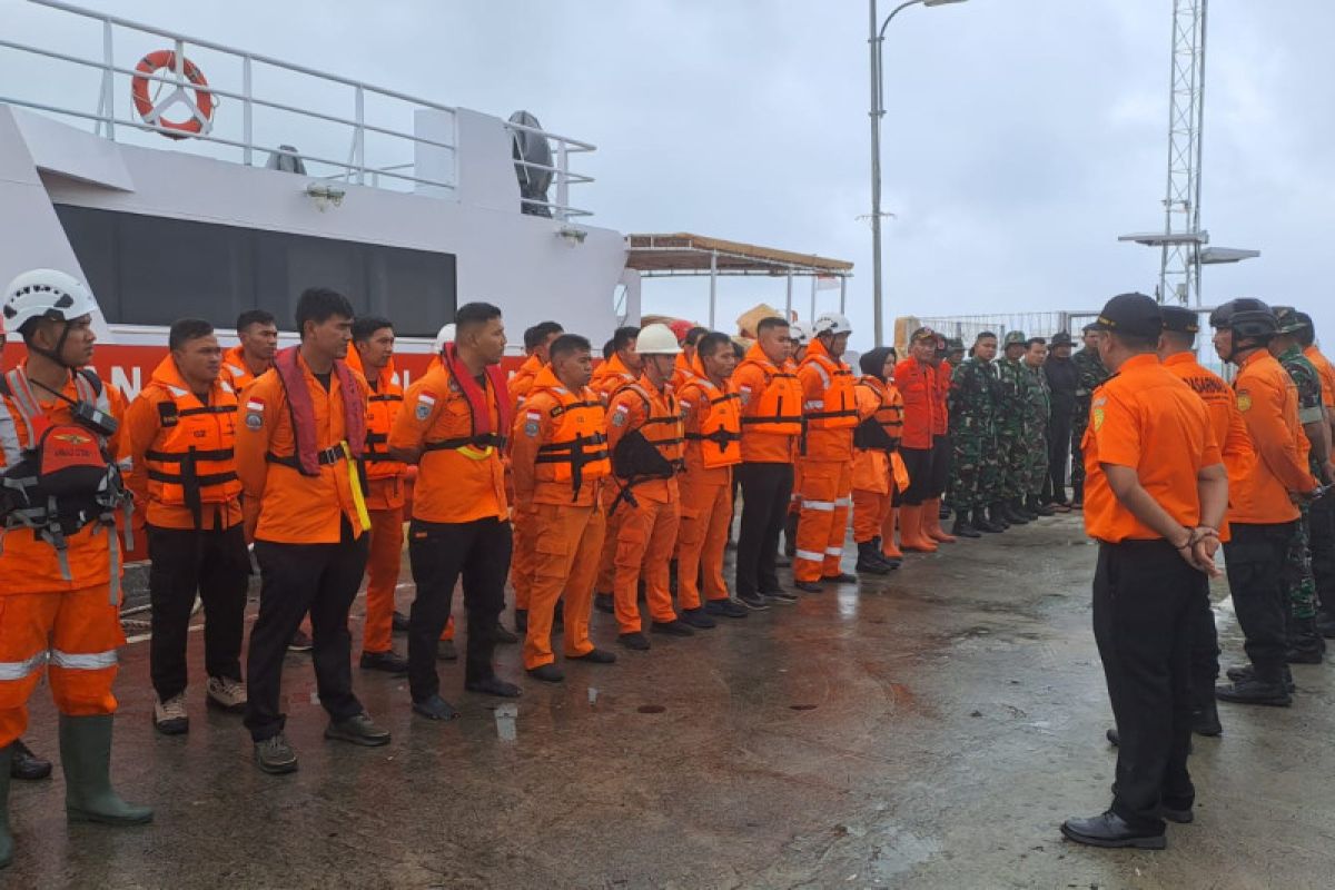 Tim SAR gabungan menuju Natuna bantu korban longsor