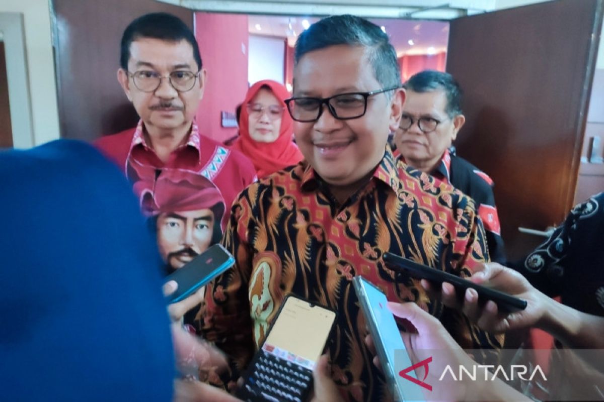 Hasto tegaskan capres PDIP dari kader sendiri