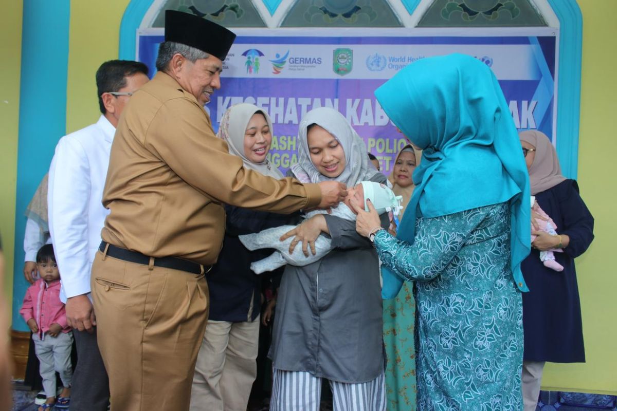 Siak lakukan imunisasi polio pada 49.887 anak