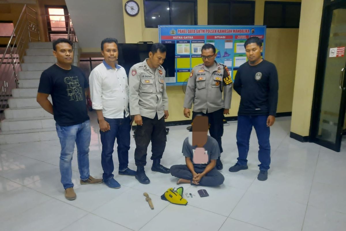 Pencuri sepeda motor wisatawan Swedia di kawasan Mandalika diringkus polisi