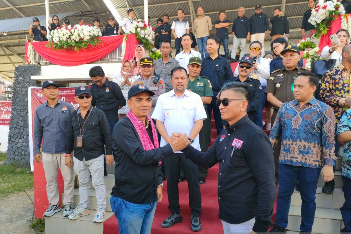 KPU Manado terima bendera parpol, Kirab Pemilu dimulai