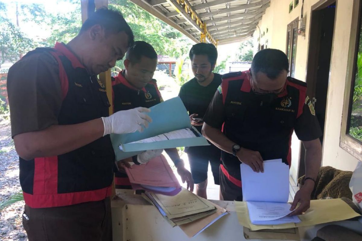 Jaksa geledah kantor perusahaan penambang pasir besi di Lombok Timur