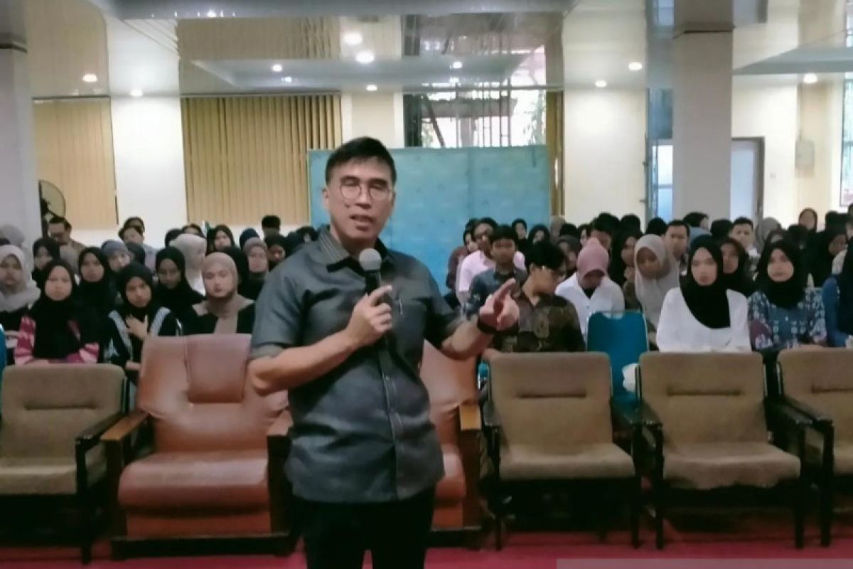 Anggota DPD RI asal Sumbar beri kuliah umun di Departemen Ilmu Komunikasi Unand