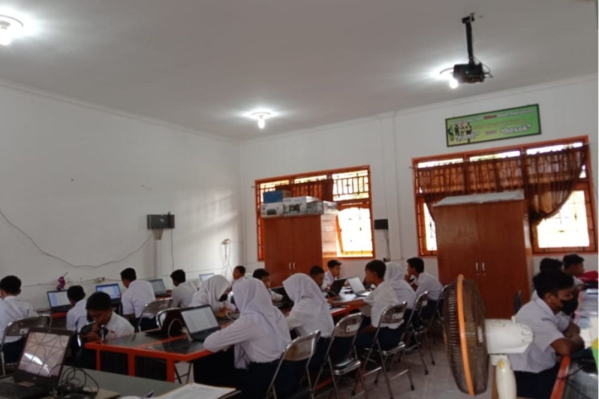 SMPN 17 inovasi evaluasi SPS berbasis IT