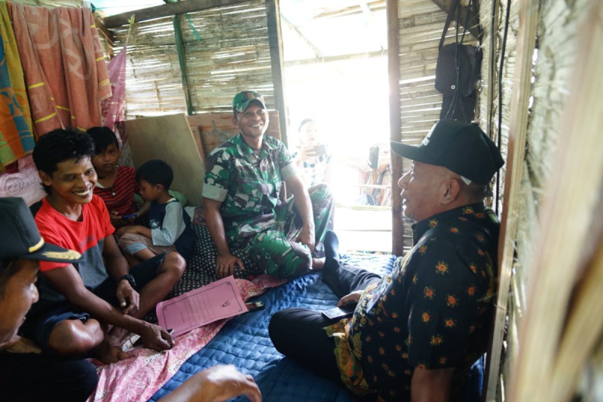 Warga Pati tinggal di rumah pohon akibat banjir, pemda beri bantuan