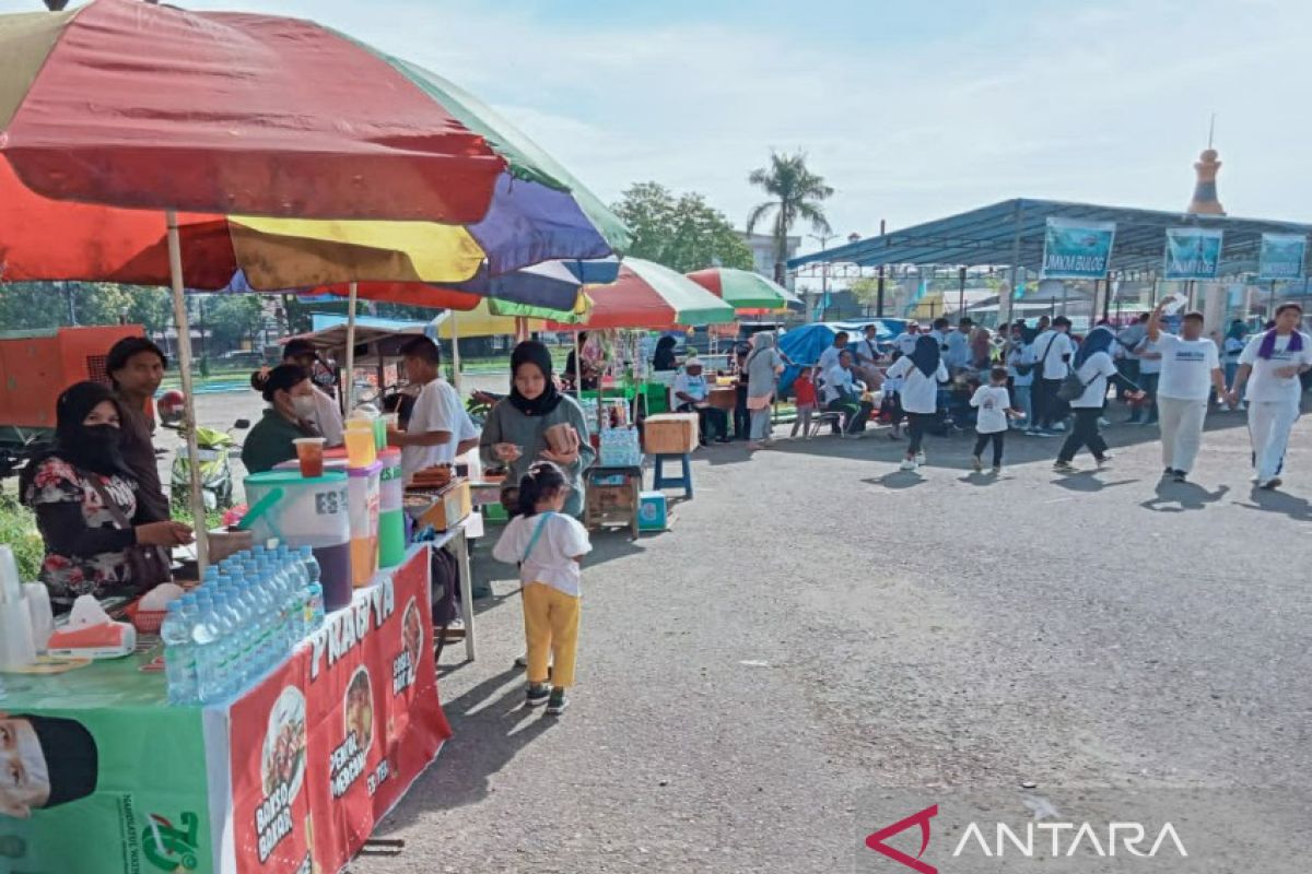 Di Kendari, puluhan UMKM meriahkan jalan sehat bersama BUMN