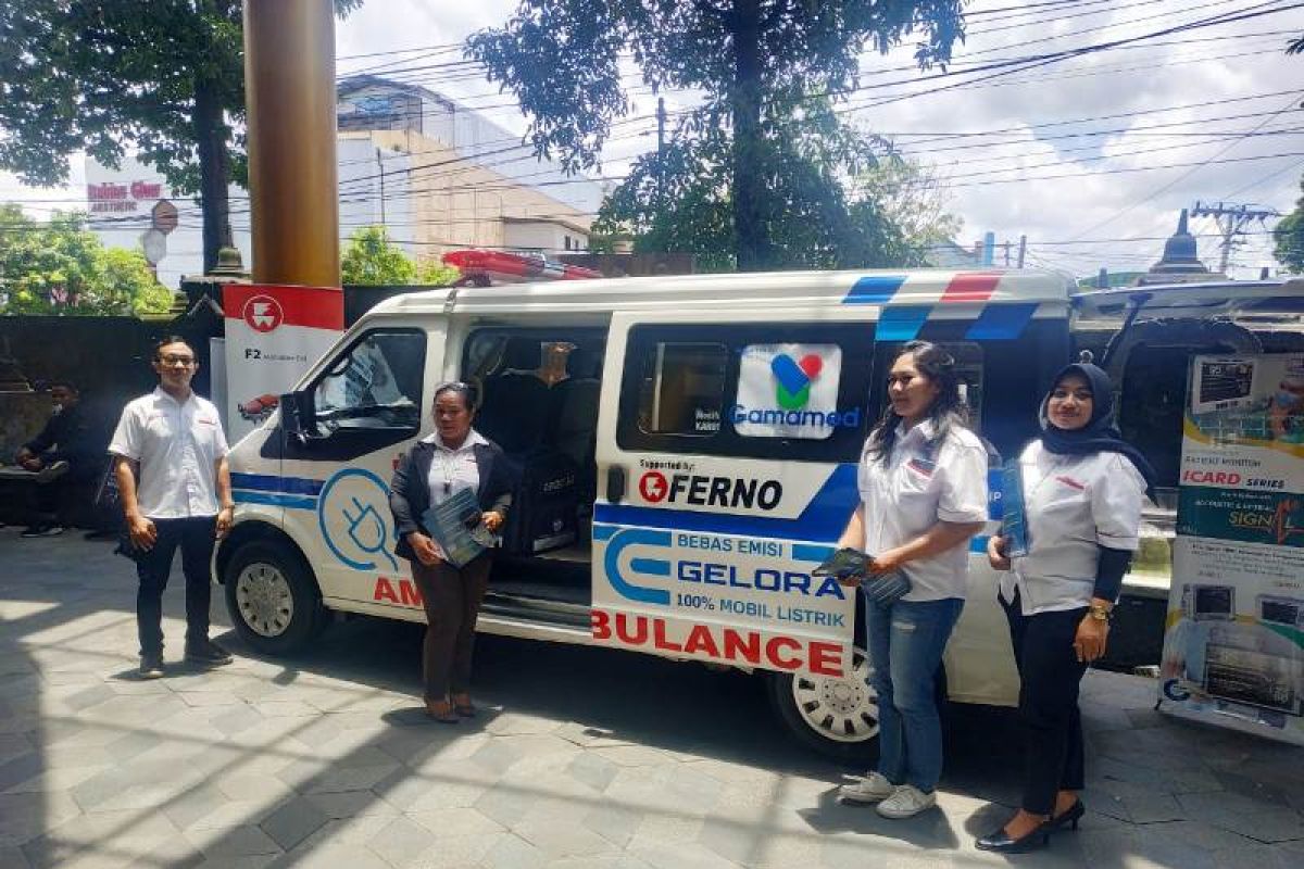 Ambulans listrik pertama Indonesia berbasis DFSK tampil di ajang Perdamsi di Yogyakarta