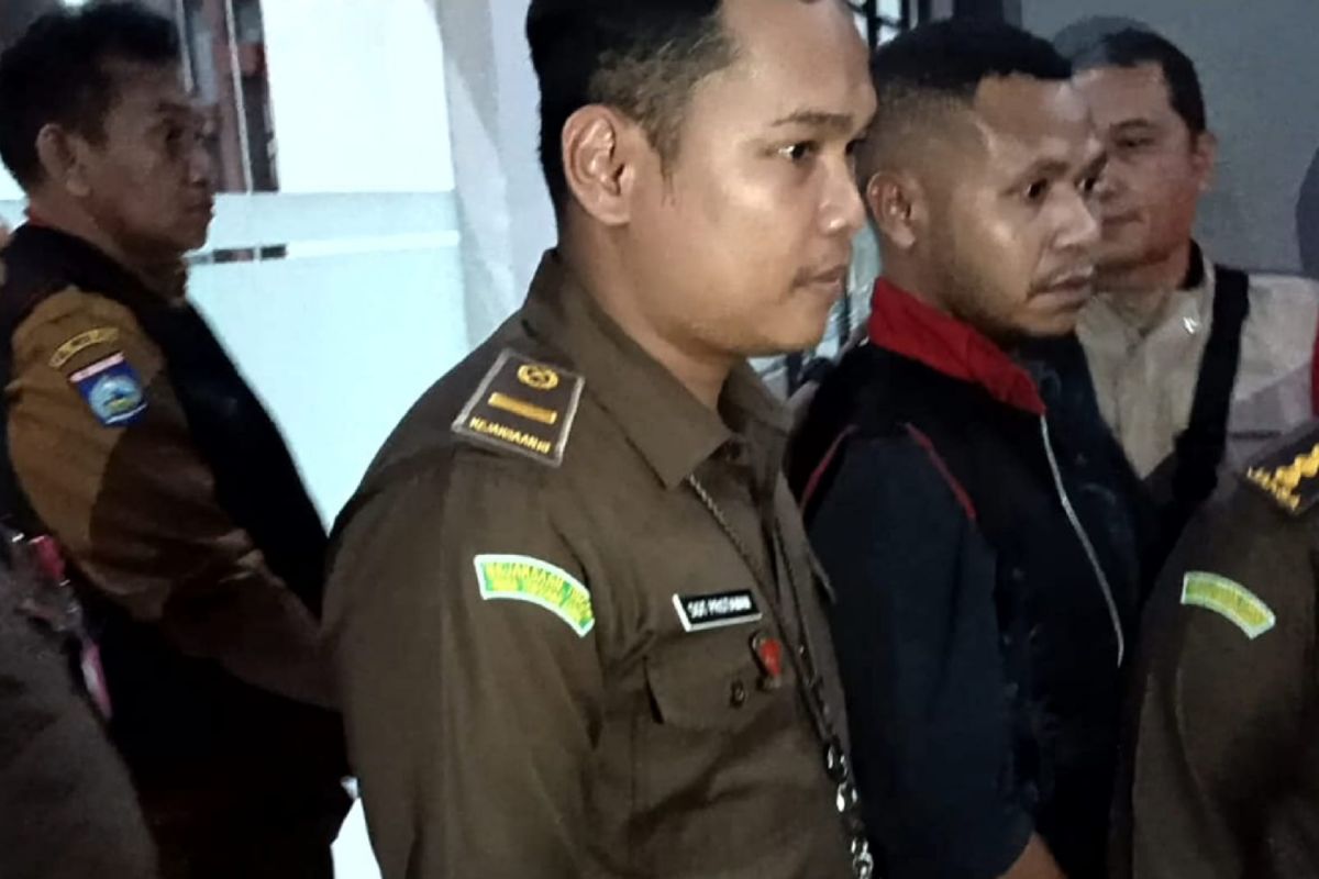 Kepala Dinas ESDM NTB jadi tersangka korupsi pasir besi Lombok Timur