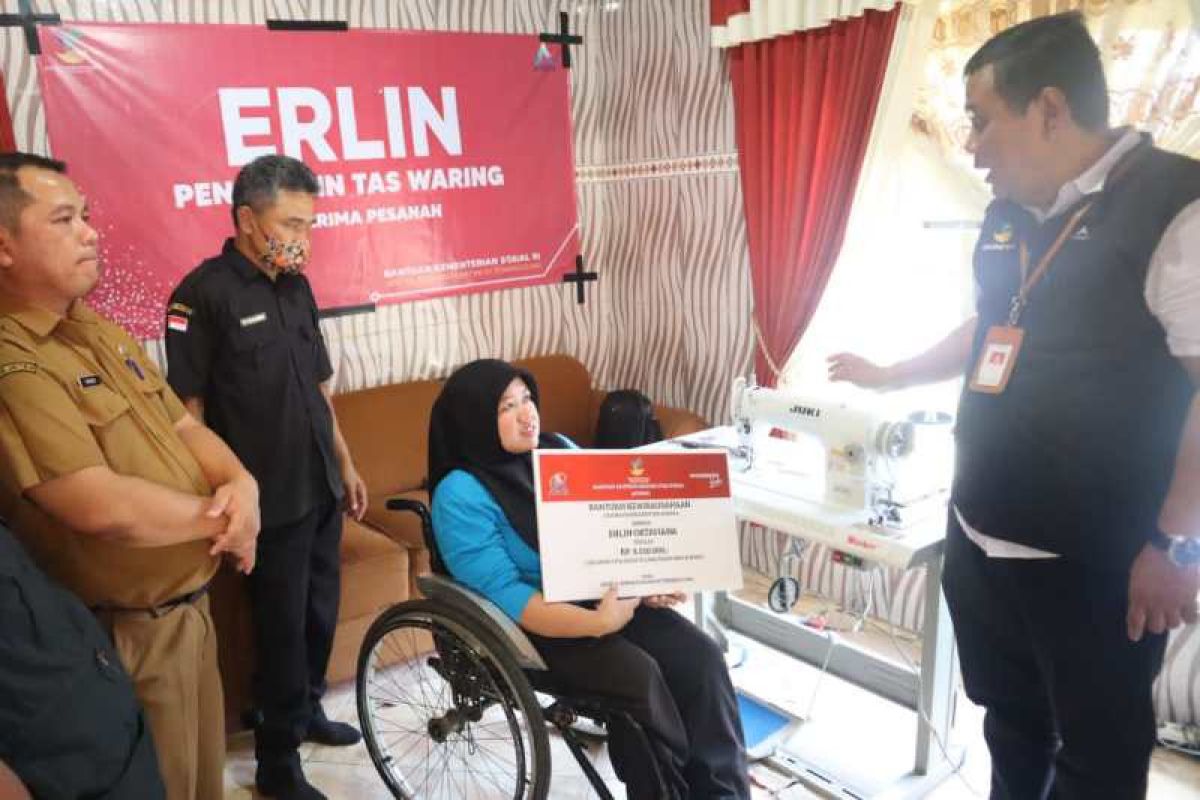 Kemensos berikan bantuan Atensi kepada 390 penerima