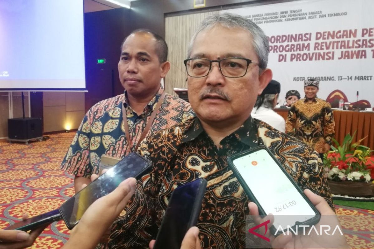 Badan Bahasa:  Hampir semua bahasa daerah alami kemunduran