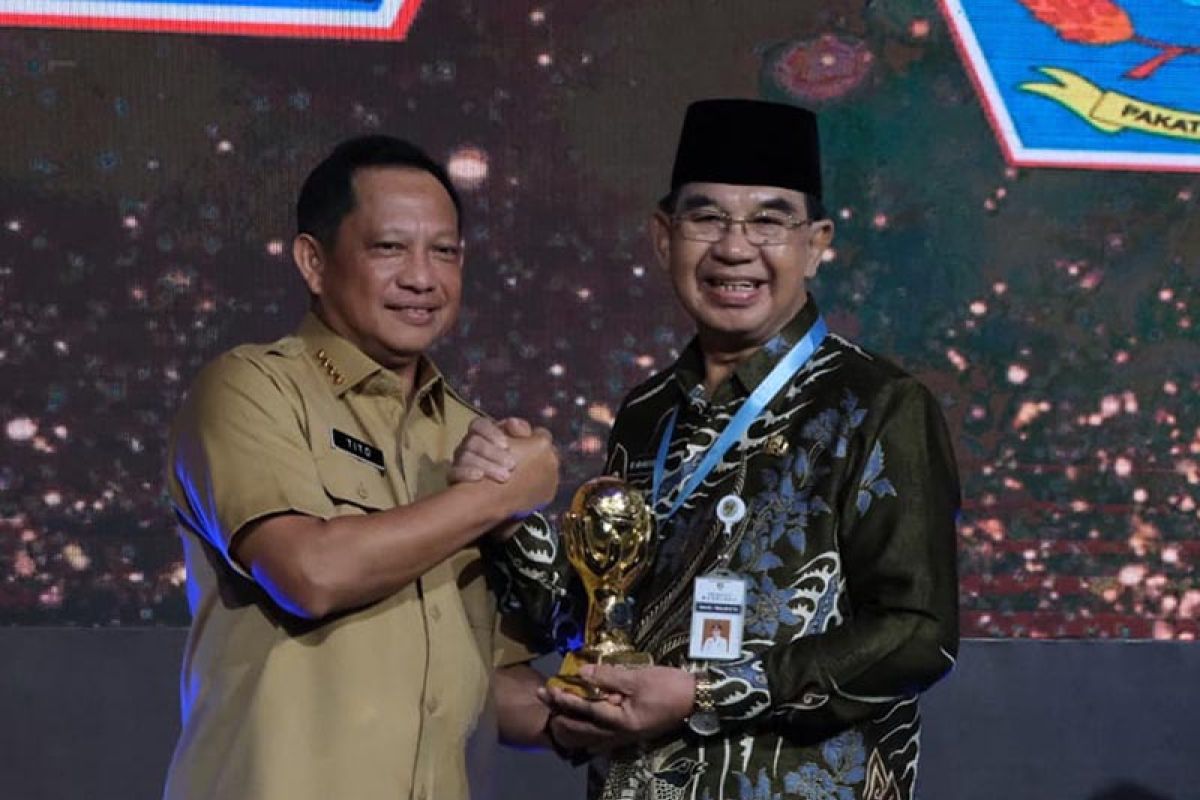 Kota Magelang terima UHC Award 2023