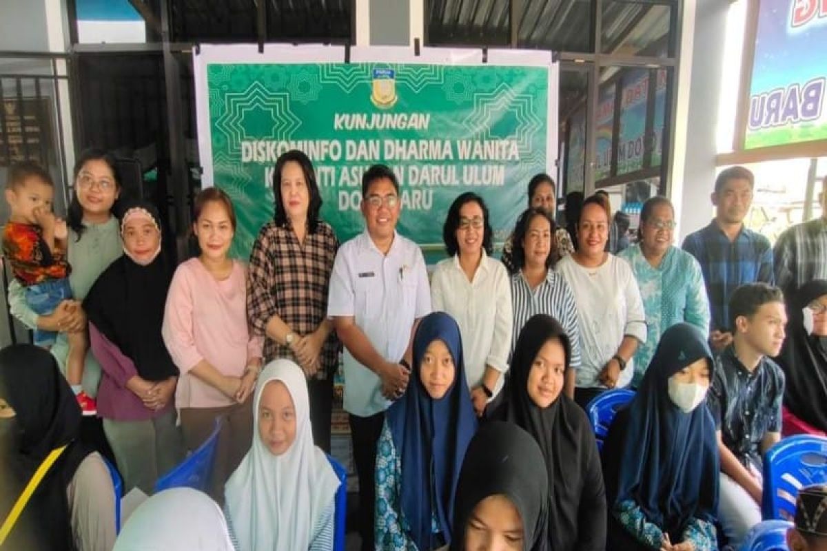 Diskominfo Papua berbagi kasih ke Ponpes Darul Ulum Doyo Baru Jayapura