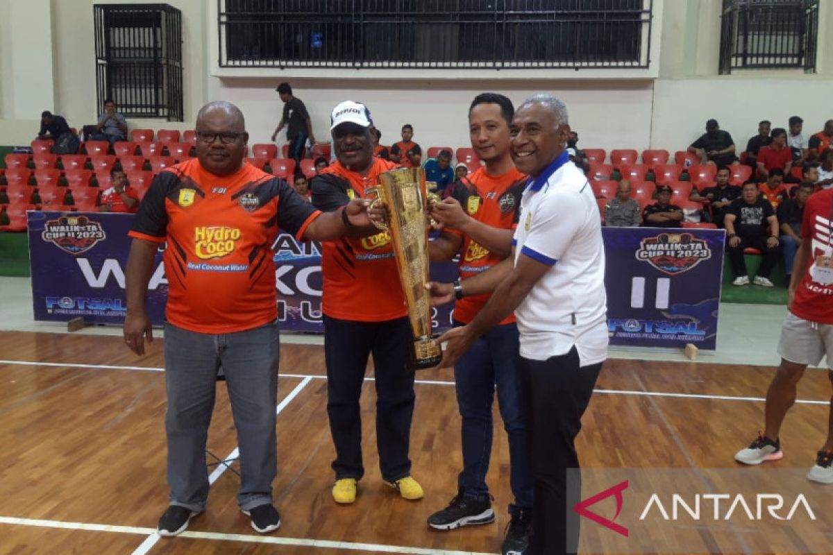 Wasit lisensi FIFA pimpin turnamen futsal Wali Kota Cup 2023