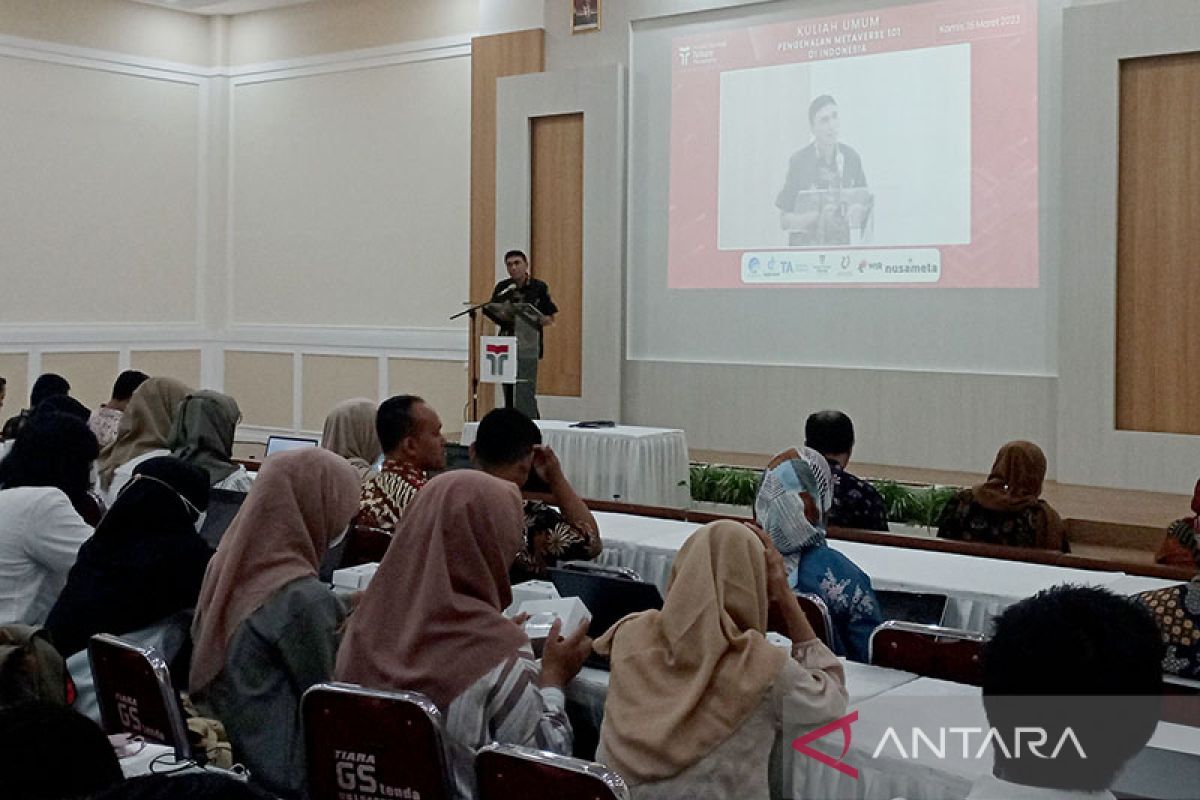 ITT Purwokerto-Kominfo kenalkan Metaverse 101 kepada  mahasiswa