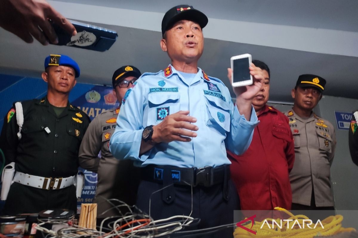 Tim gabungan sidak Rumah Tahanan Makassar sita barang terlarang