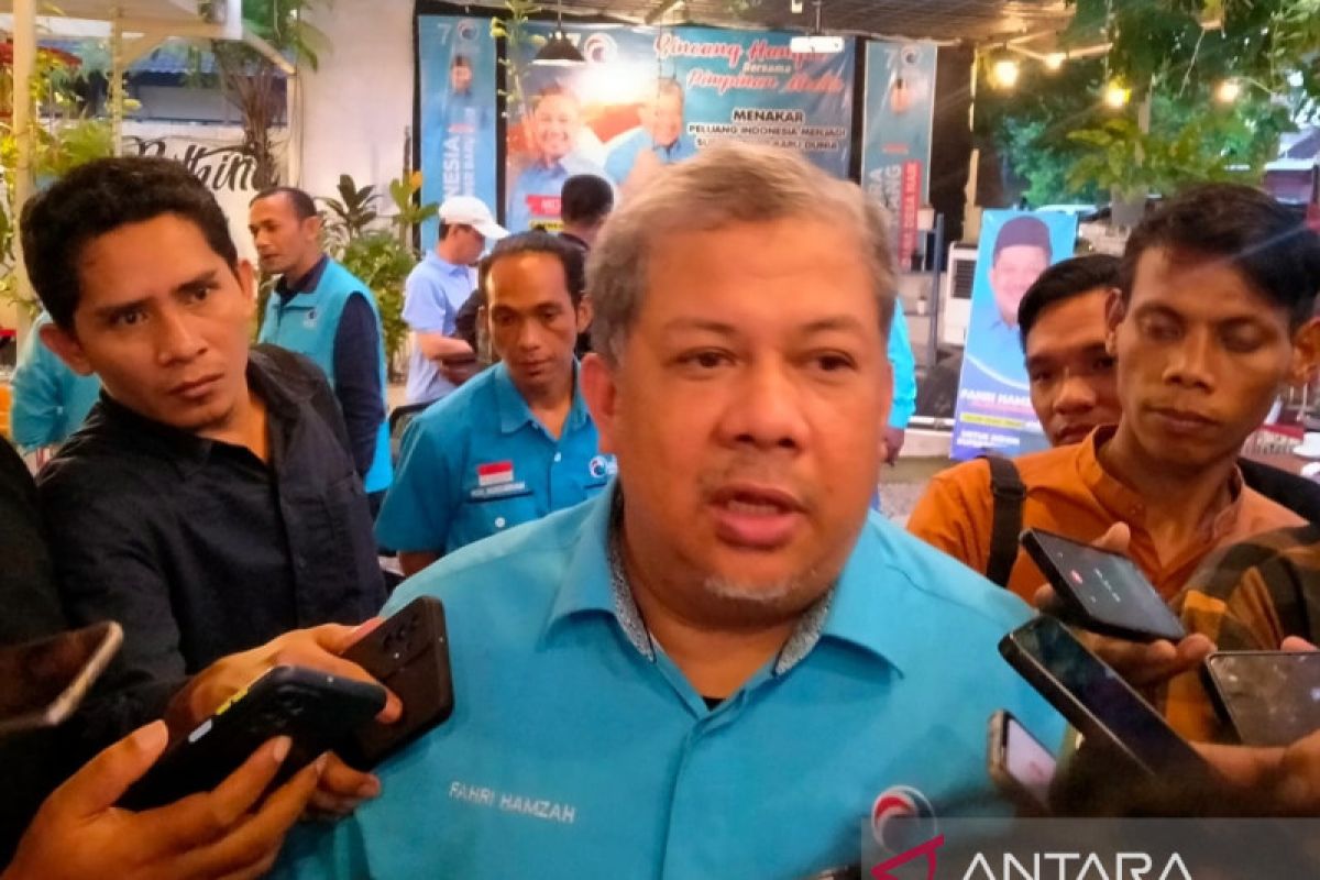 Fahri sindir anggota DPR menjadi penyalur Bansos