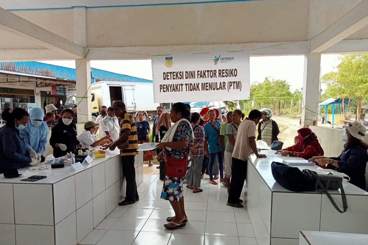 Dinkes Papua mengencarkan pemeriksaan PTM bagi masyarakat