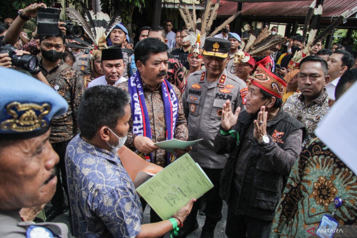 Kemarin, Semburan lumpur gegerkan warga Kapuas hingga tak ada ampun bagi mafia tanah