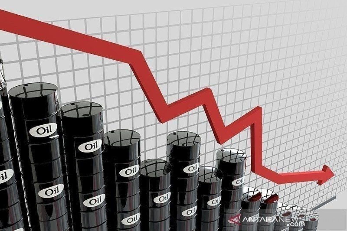 Harga minyak jatuh di awal Asia karena AS tunda pengisian cadangan strategis