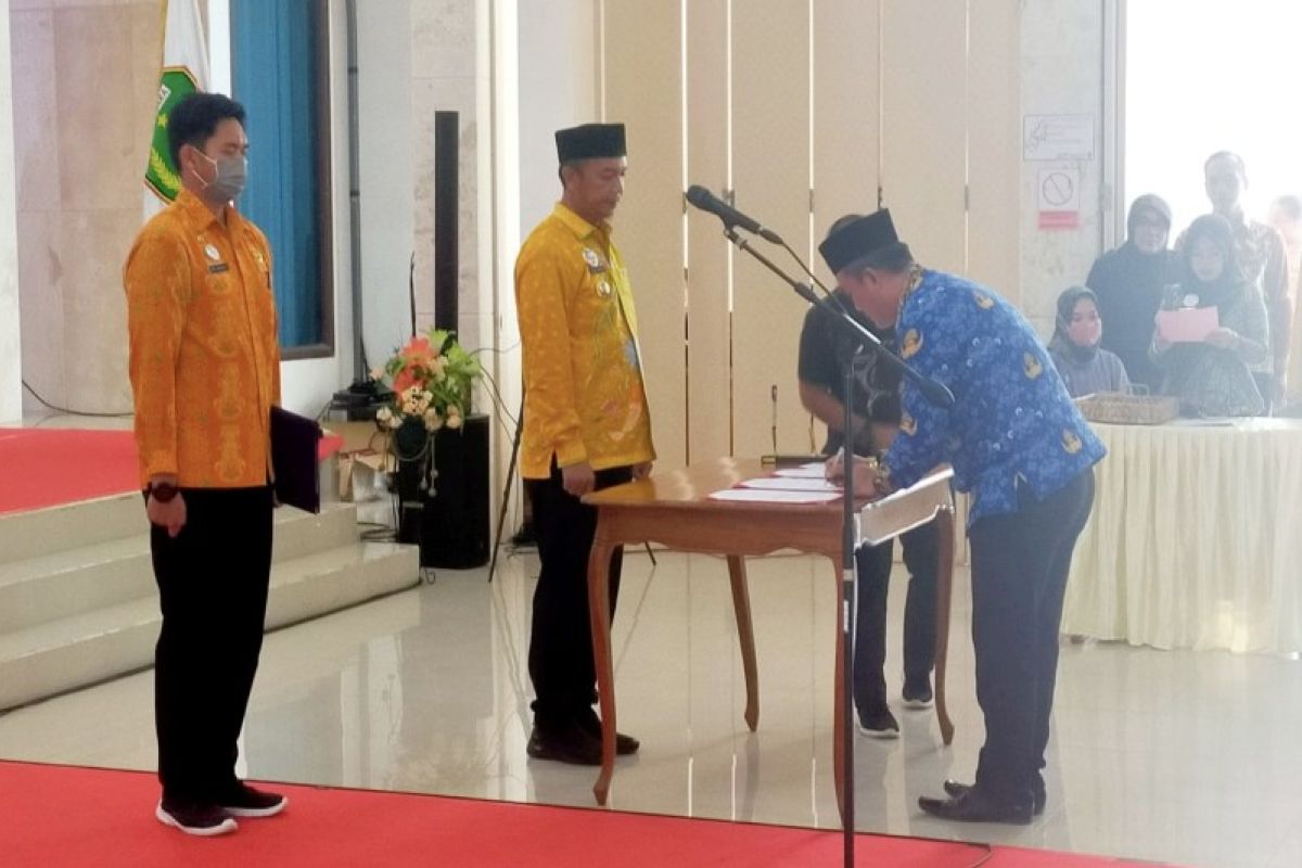 Bupati Sukamara: Mutasi sebagai upaya penyegaran dan peningkatan kinerja