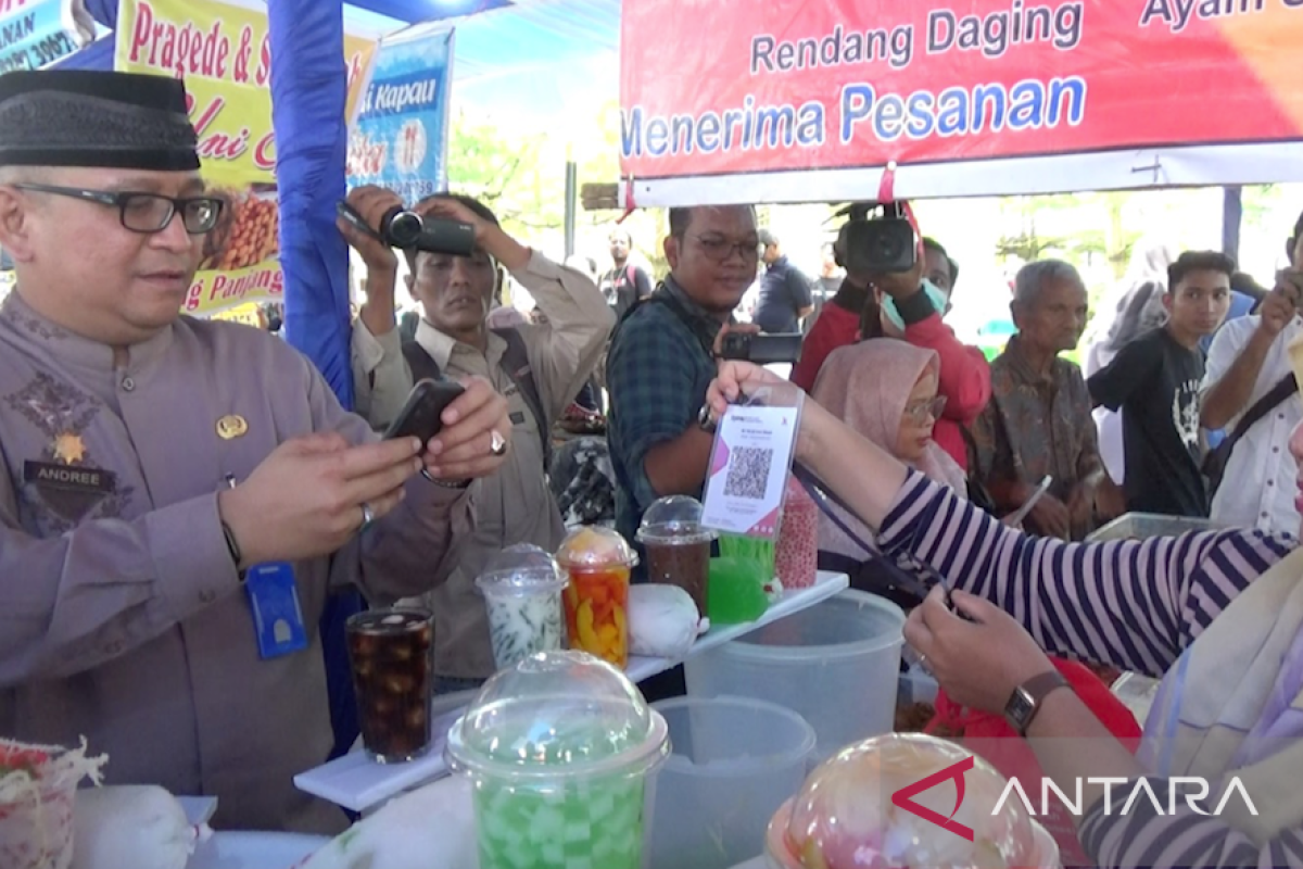 Pemkot Padang dorong masyarakat transaksi digital di Pasar Pabukoan