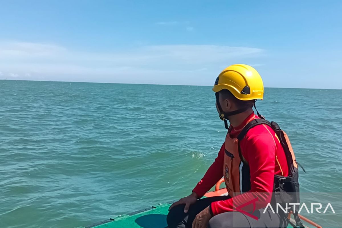 Basarnas masih cari perempuan yang lompat dari KM Tidar