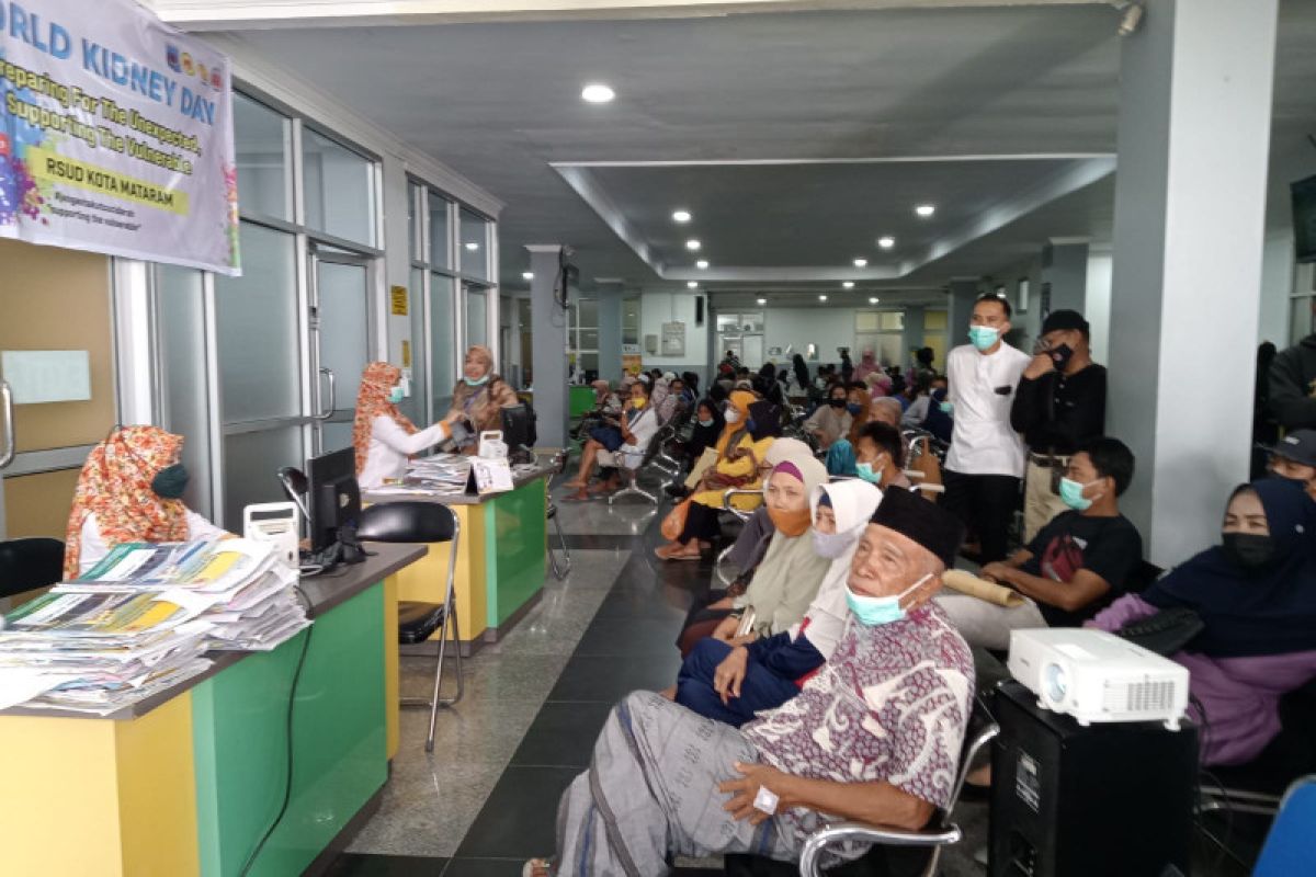 RSUD Mataram tak ambil jam istirahat selama puasa