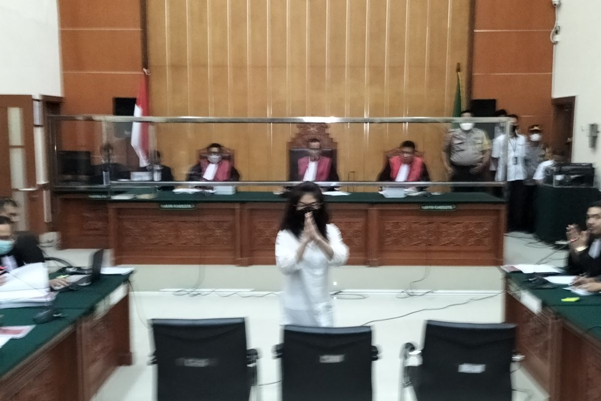 Linda dituntut 18 tahun penjara dan denda Rp2 miliar