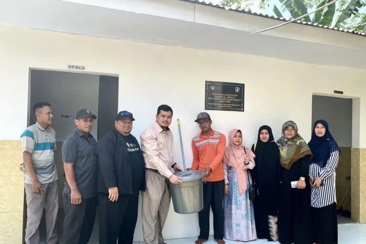 Dompet Dhuafa Waspada- RSU Sufina Azis renovasi kamar mandi Masjid Al Ikhlas di Desa Bulu Cina