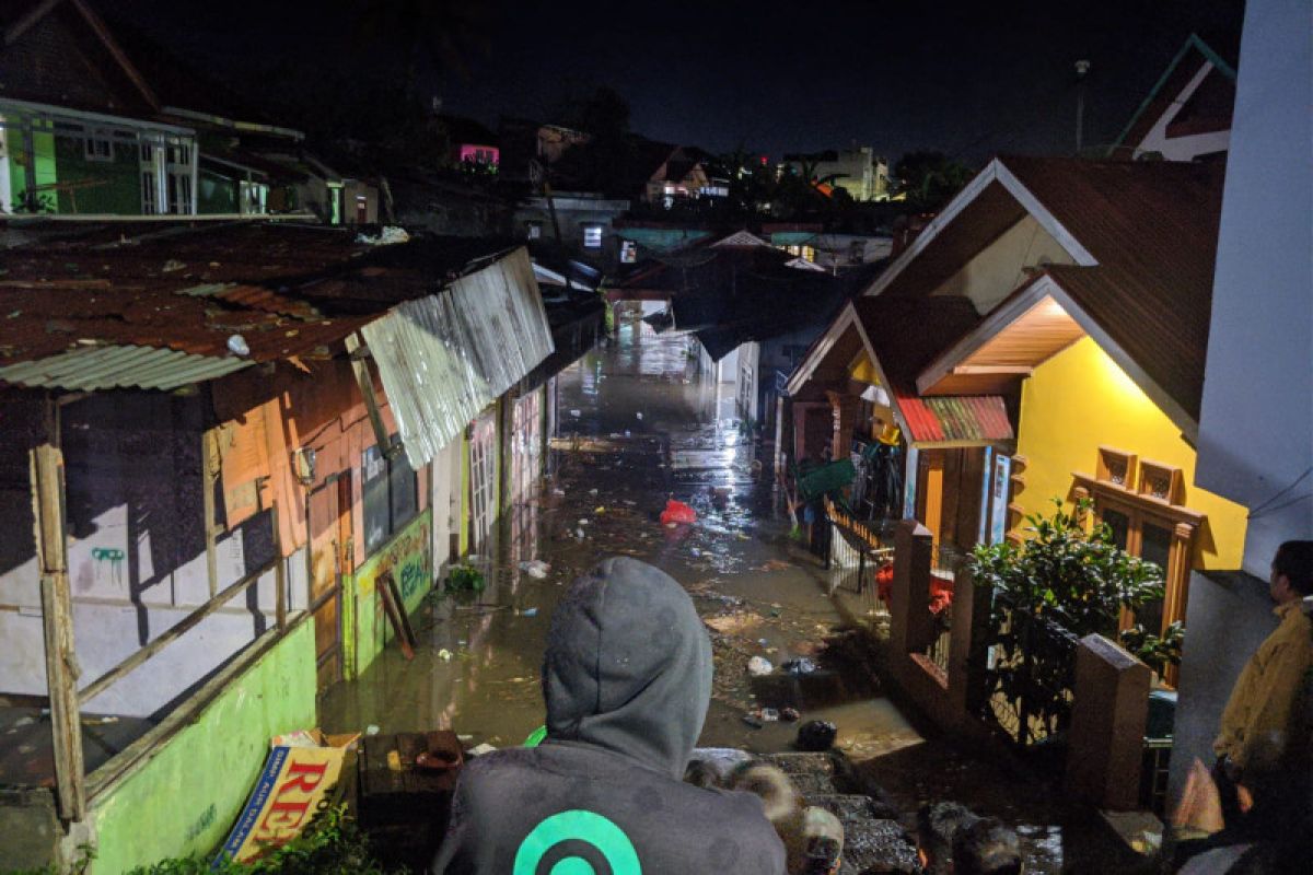 Ratusan warga dievakuasi BPBD Kota Bukittinggi karena banjir