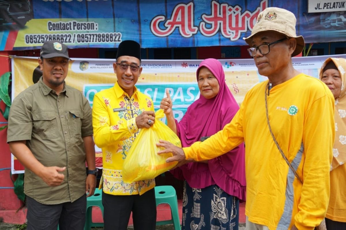 Palangka Raya intensifkan operasi pasar kendalikan harga bahan pokok