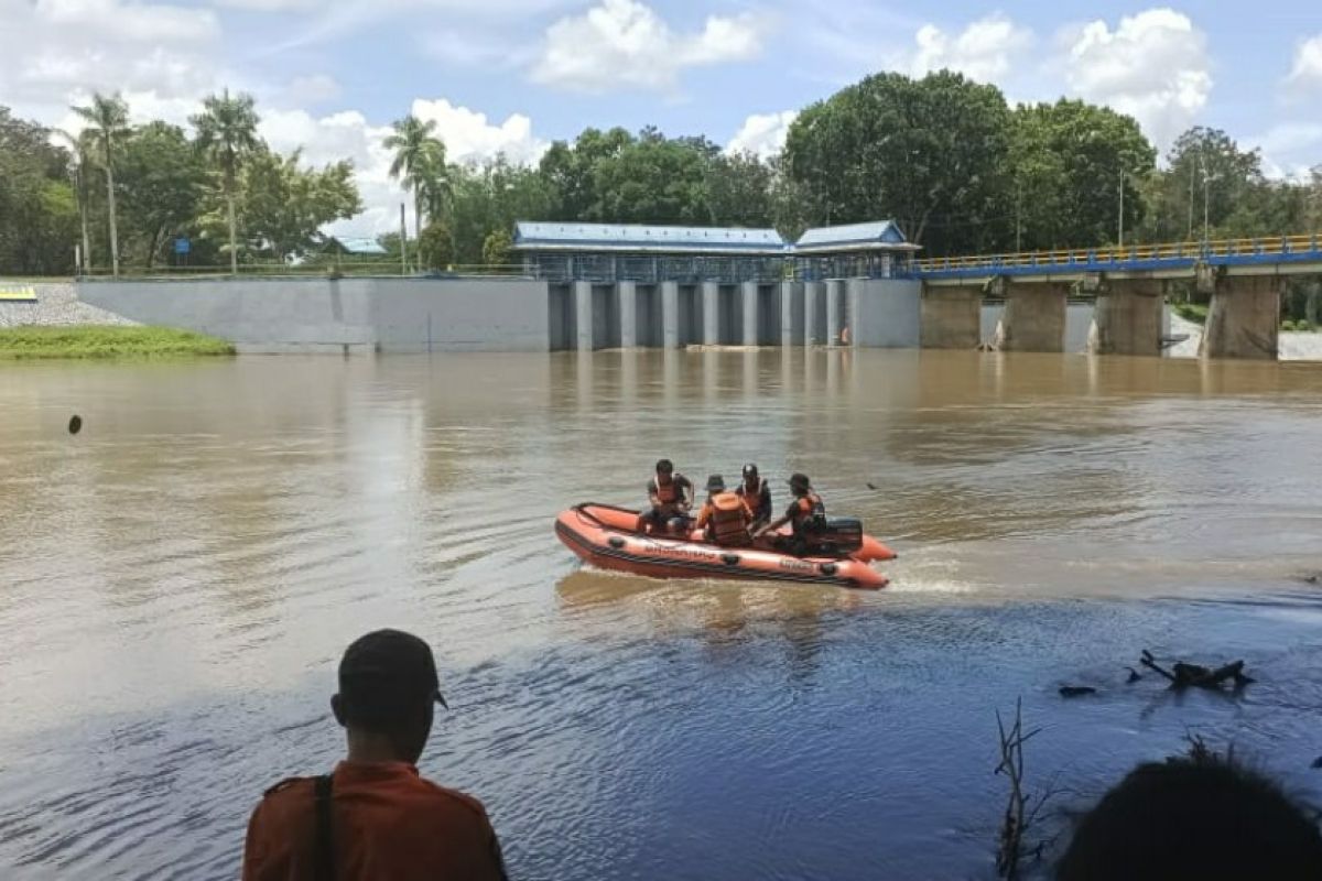 Basarnas sebut warga hilang di sungai Ameroro Konawe belum ditemukan