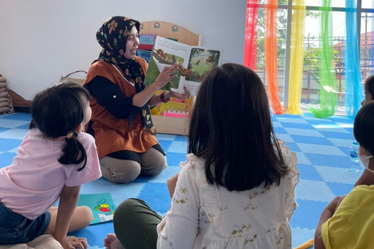 Anak sejak dini harus dikenalkan buku