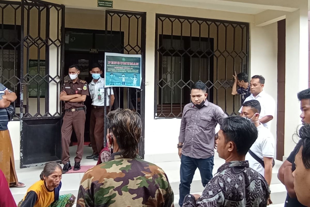 Pelaku pembunuhan di Jerowaru dituntut 18 tahun penjara, keluarga korban kecewa