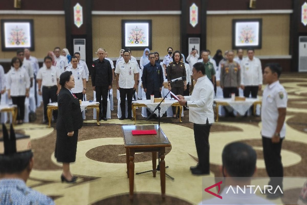 Jeanny Yola Winokan resmi dikukuhkan menjadi Kepala Perwakilan BKKBN Kalteng