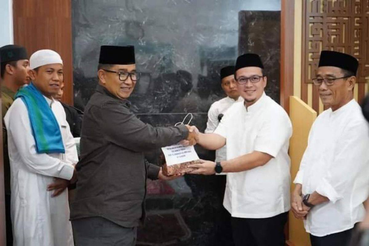 Penjabat Gubernur Sulbar dorong Mamuju Tengah garap industri perkebunan