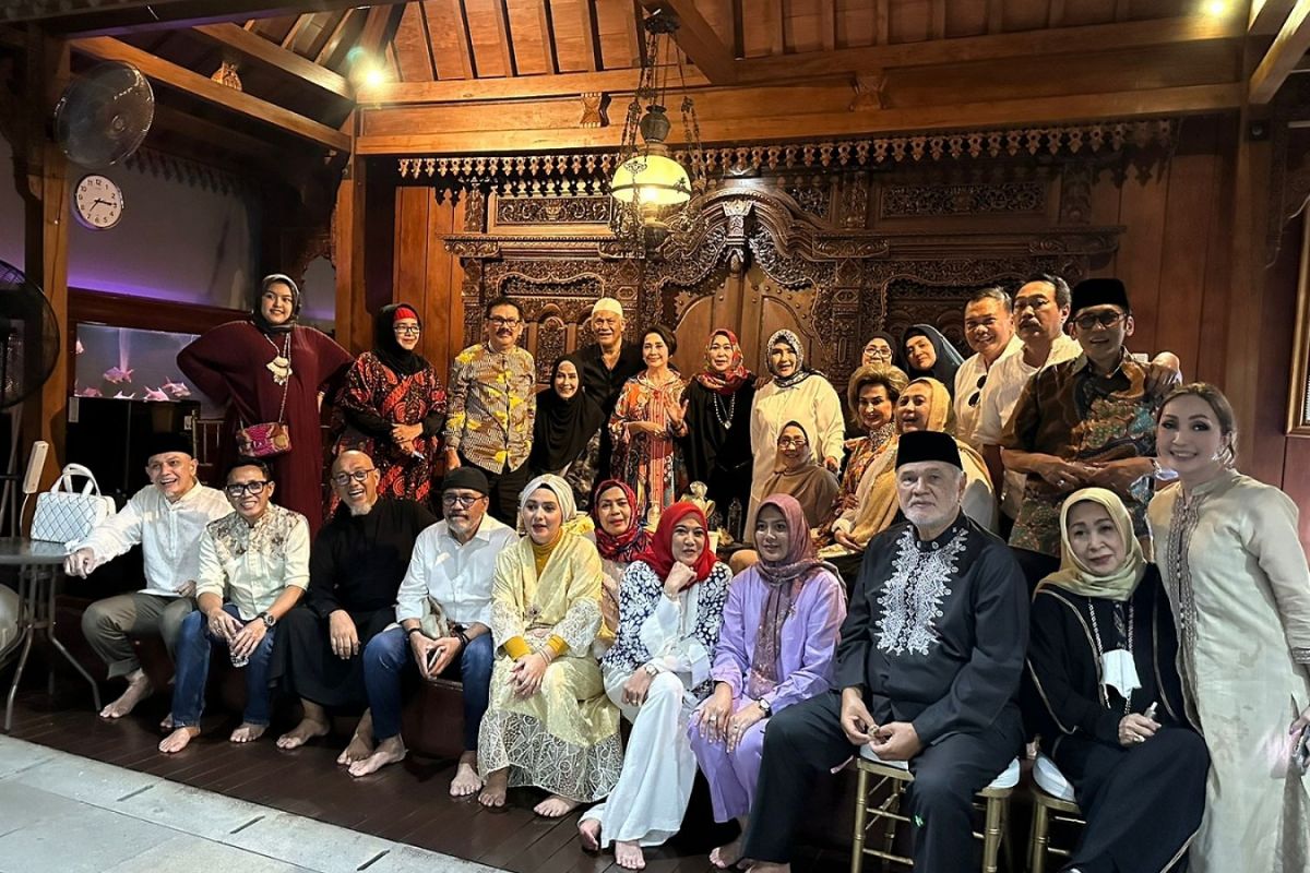 Catatan Ilham Bintang -Menikmati "Kemewahan" Bukber Ramadhan