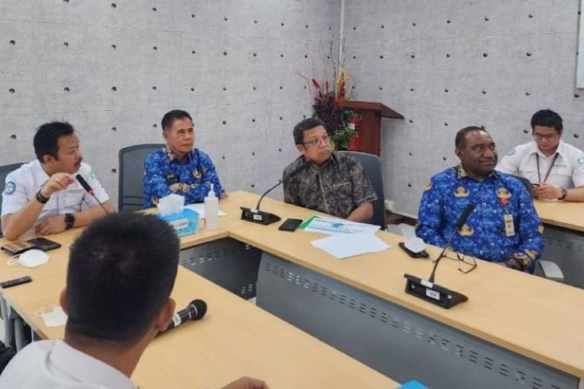 Plh Gubernur Papua imbau faskes tidak pungut biaya tambahan peserta JKN