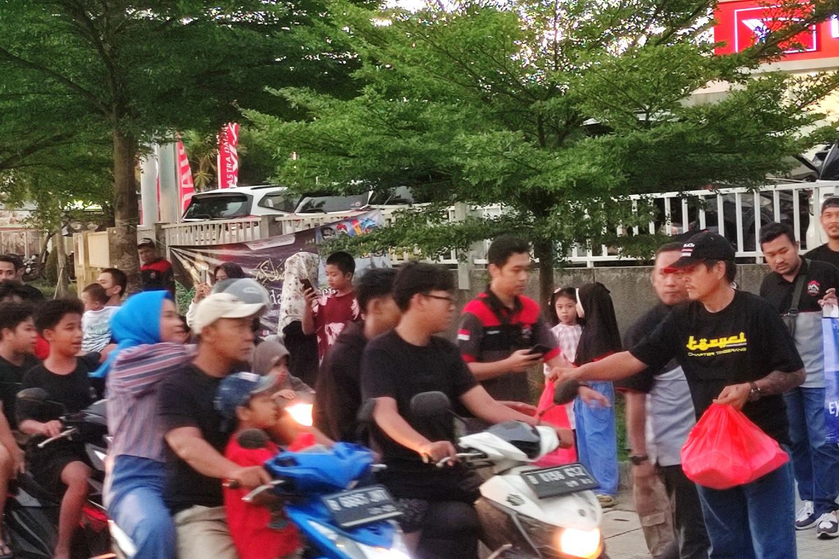 TeRuCI ChapTang bagikan Takjil di lima tempat berbeda