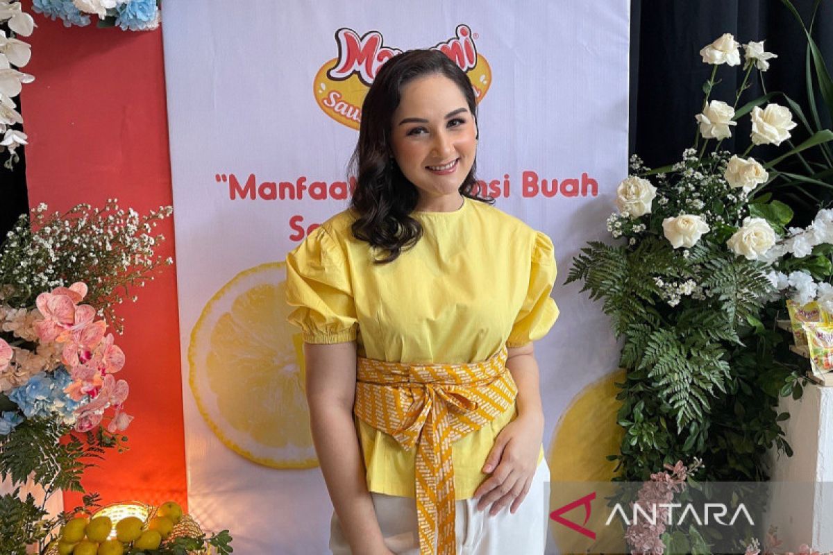 Selebritas Mona Ratuliu sudah siapkan seragam keluarga untuk sambut Lebaran