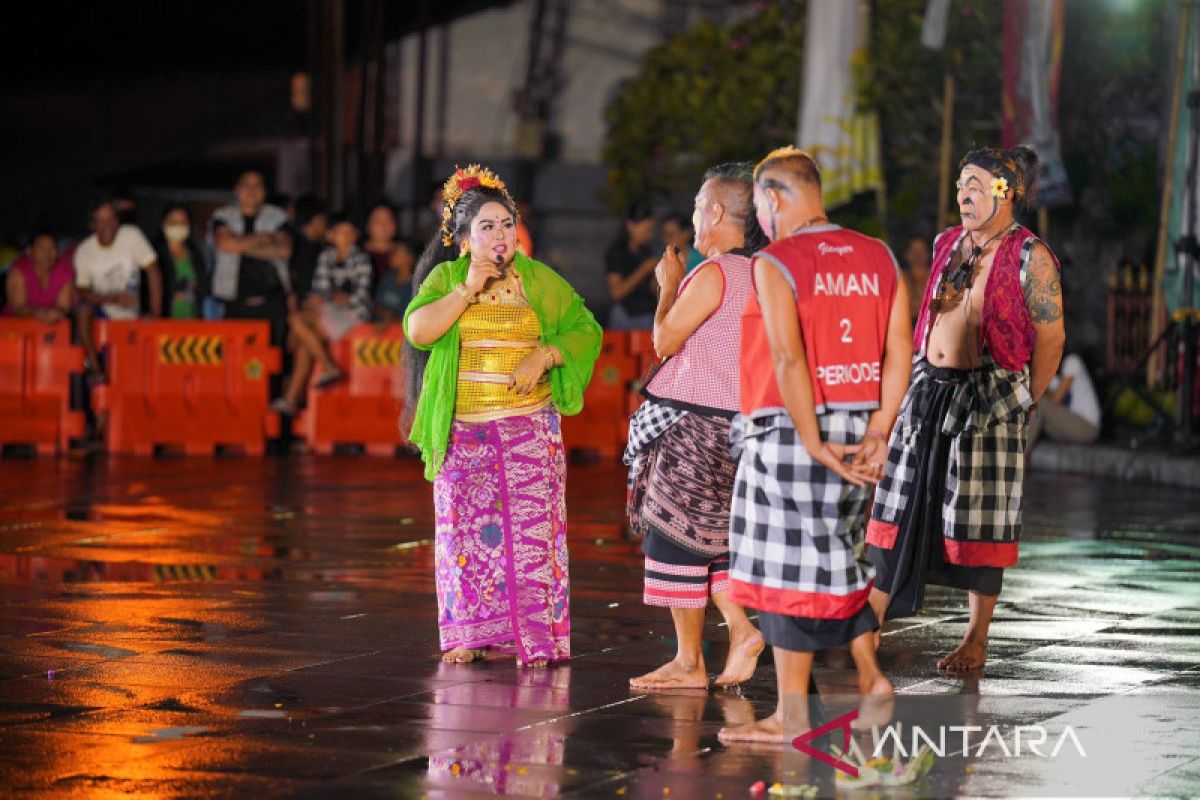 Kepala desa pentaskan "Drama Gong"