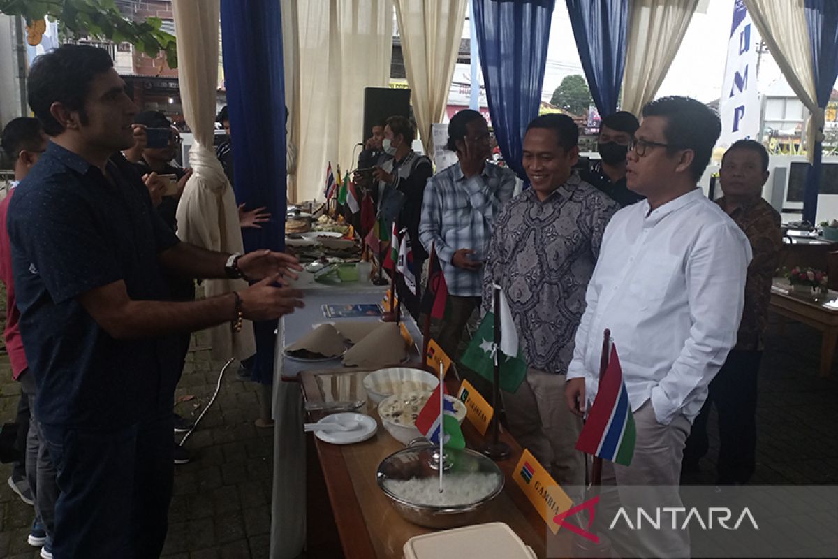 UMP hadirkan kuliner dari 13 negara