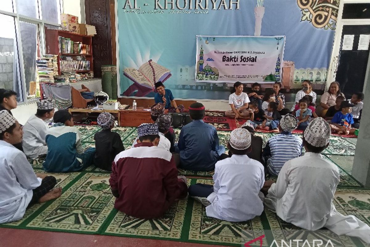 Ikatan alumni SMAN 3 Jayapura gelar bakti sosial Ramadhan 1444 H