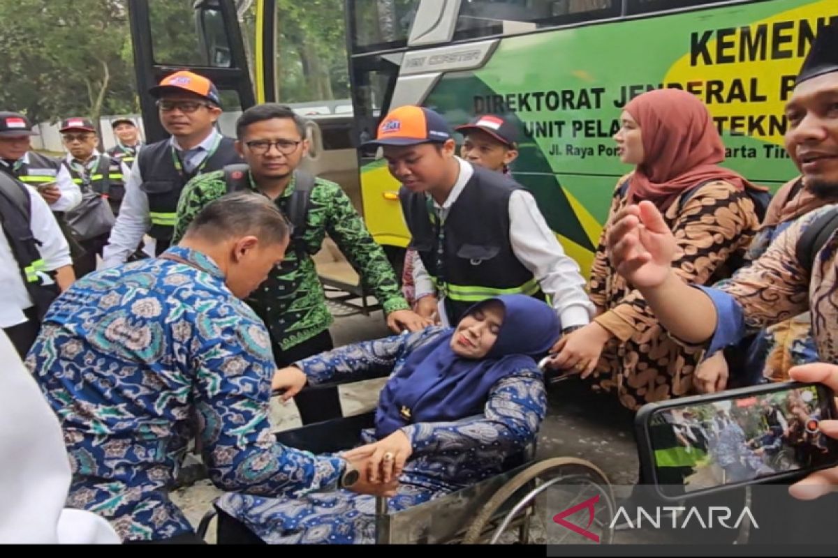 Petugas haji mengikuti simulasi untuk mantapkan kapasitas layani jamaah