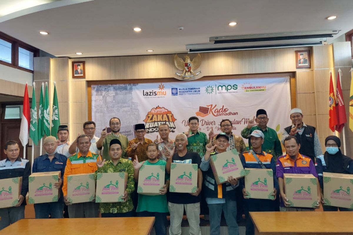 Lazismu DIY membagikan paket sembako kepada 210 sopir ambulans