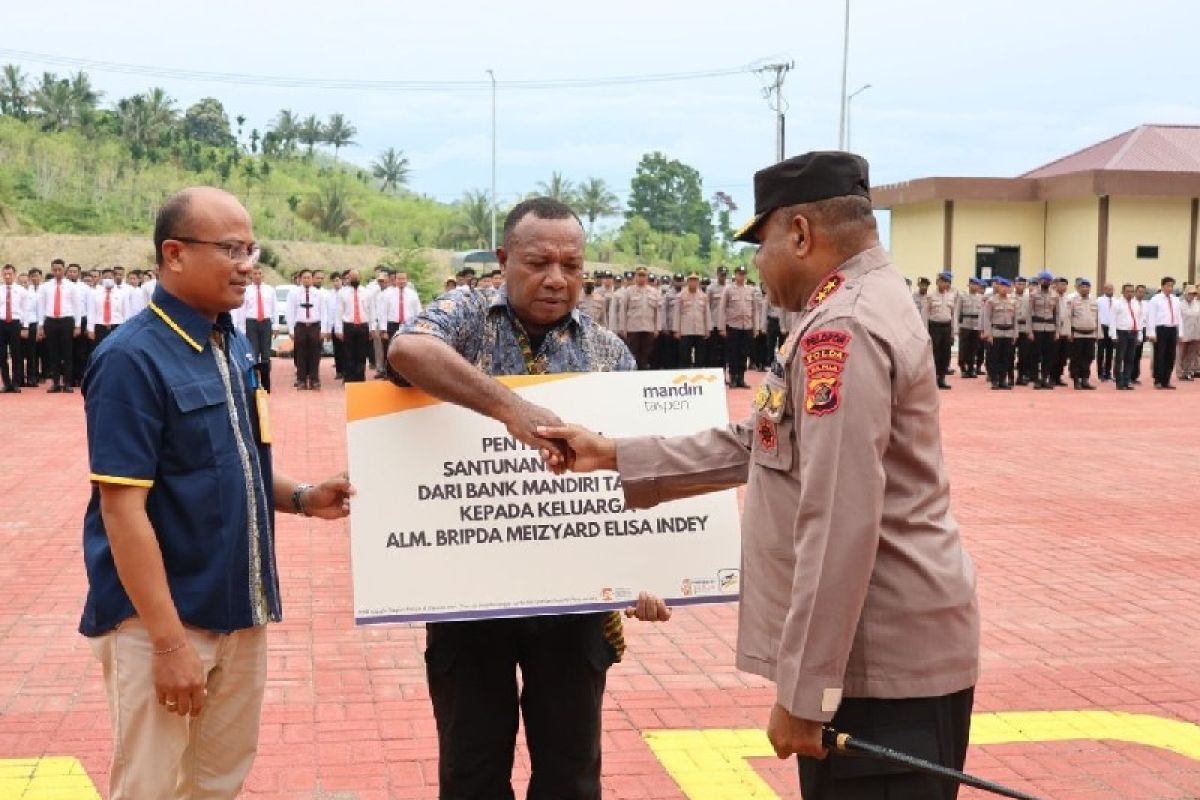 Kapolda serahkan santunan keluarga anggota yang gugur di Ilu