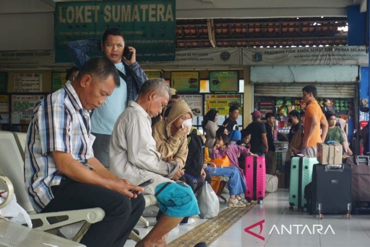 Kepala terminal imbau para pemudik jangan terima makanan-minuman dari OTK