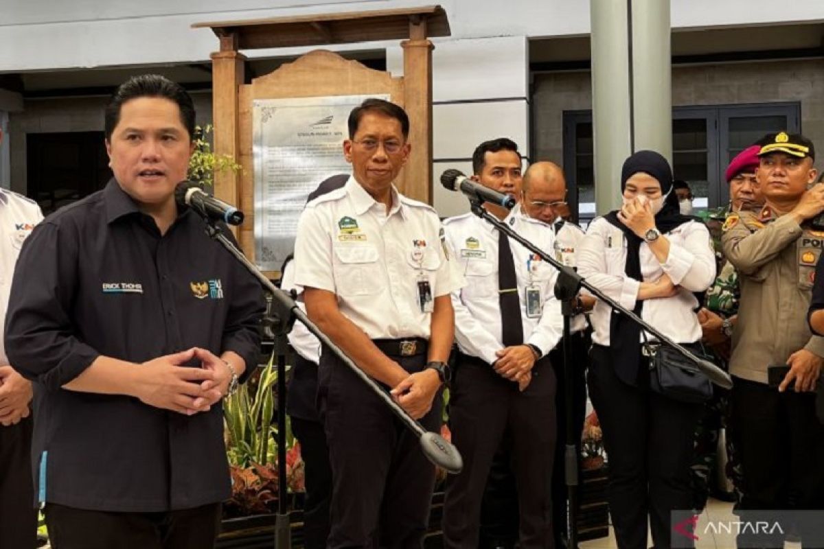 Erick Thohir tinjau antisipasi puncak arus mudik di Stasiun Pasar Senen